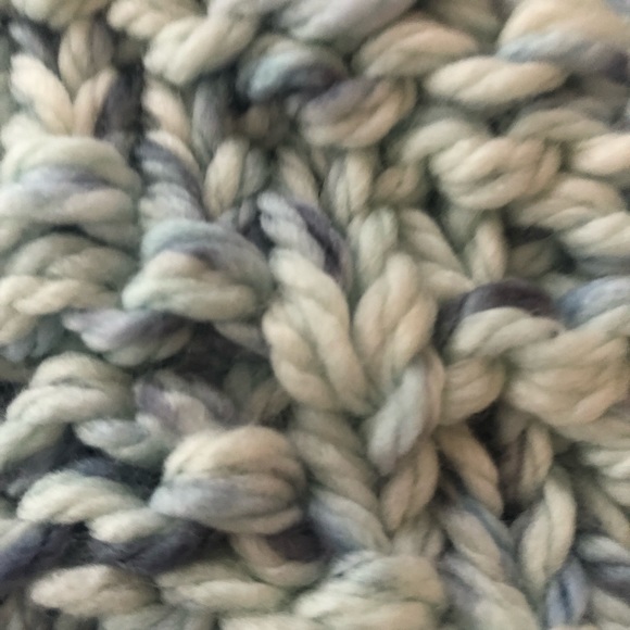 💨 Lux Wool Hand Knit Cowl - Picture 3 of 3